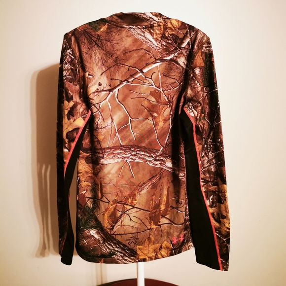 Woman's S UNDER ARMOUR Camo Long Sleeve - Picture 3 of 5